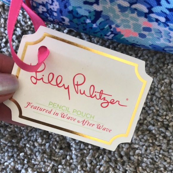 Lilly Pulitzer Bundle of 3 (Tote/Cosmetics/Wristlet) - Picture 7 of 16